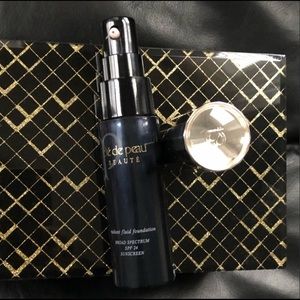 Cle de Peau (B30) Radiant Fluid Foundation